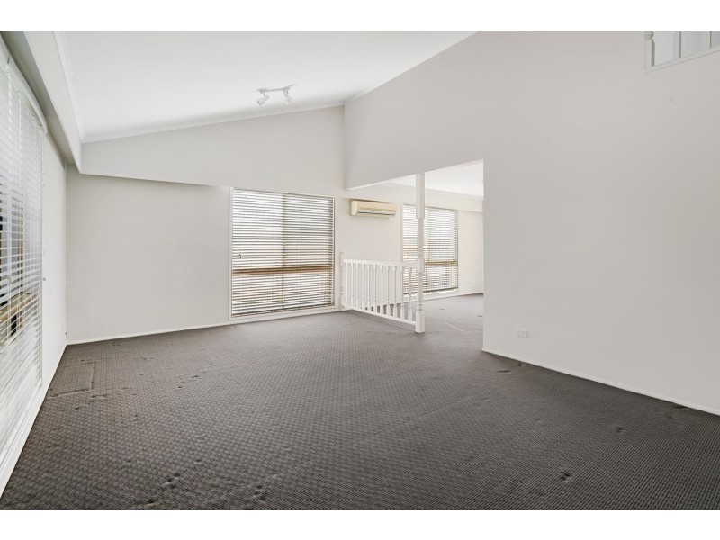 Three Seaspray Street, Paradise Point QLD 4216