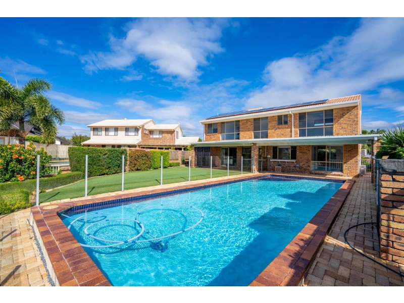 Three Seaspray Street, Paradise Point QLD 4216