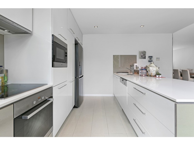 UNIT 112/22-24 Ben Lexcen Drive, Robina QLD 4226