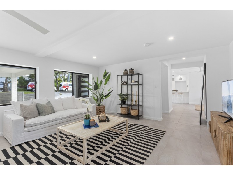 Twenty One Horizon Avenue, Ashmore QLD 4214