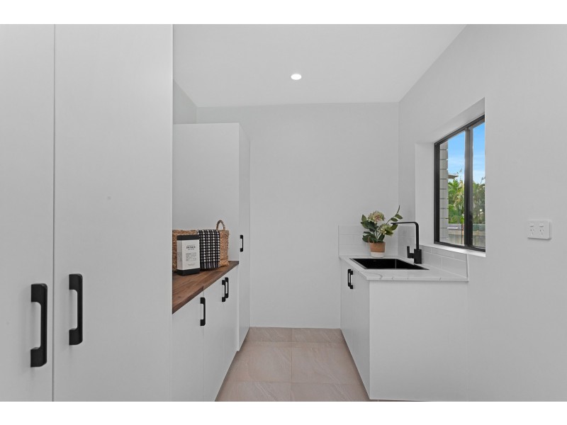 Twenty One Horizon Avenue, Ashmore QLD 4214