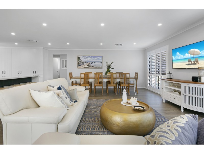 3 Mustique Court, Burleigh Waters QLD 4220