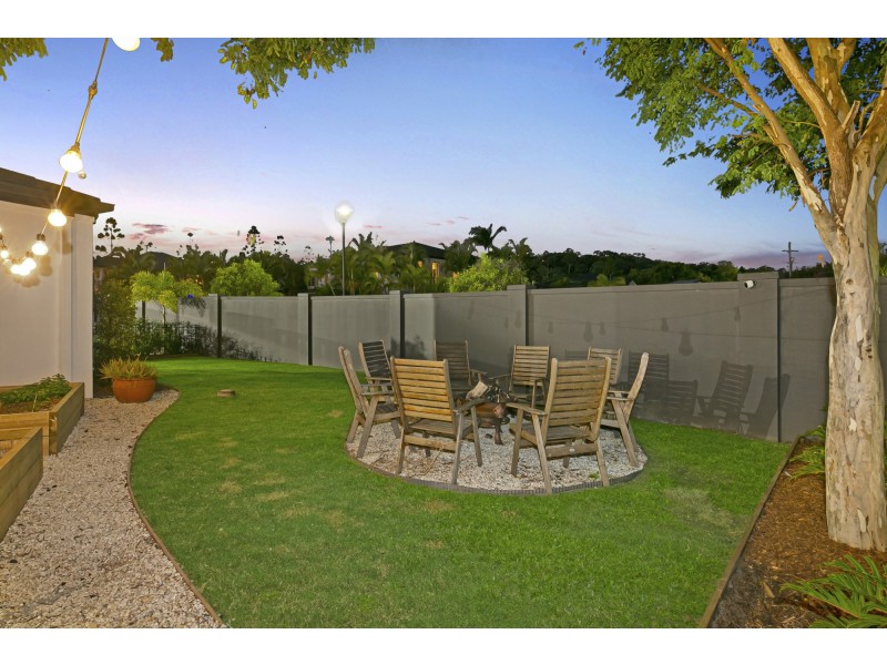 3 Mustique Court, Burleigh Waters QLD 4220