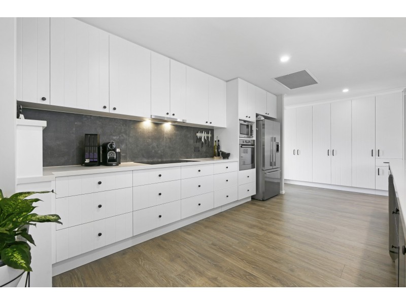 3 Mustique Court, Burleigh Waters QLD 4220