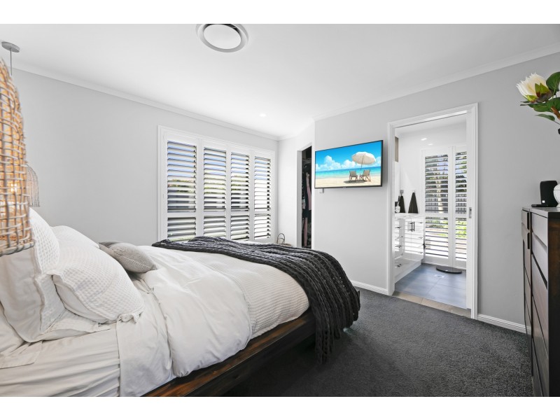 3 Mustique Court, Burleigh Waters QLD 4220