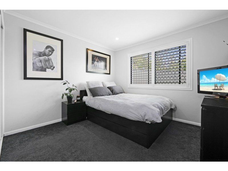 3 Mustique Court, Burleigh Waters QLD 4220