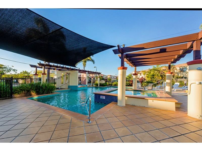 62/302 Christine Avenue, Varsity Lakes QLD 4227