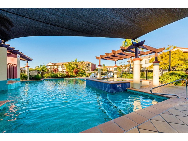 62/302 Christine Avenue, Varsity Lakes QLD 4227