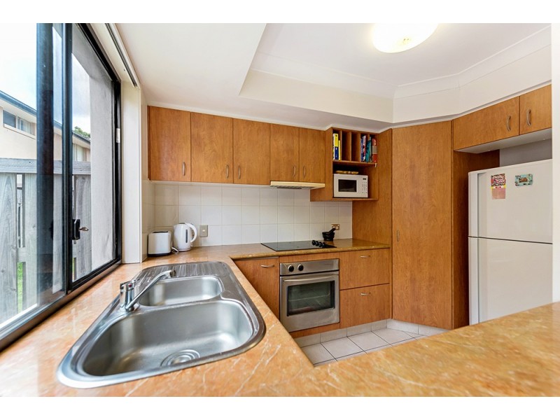 62/302 Christine Avenue, Varsity Lakes QLD 4227