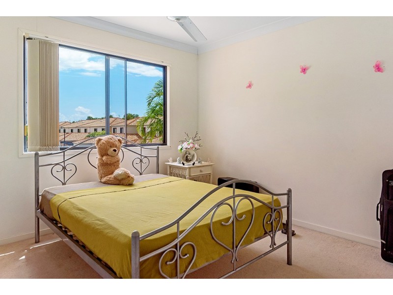 62/302 Christine Avenue, Varsity Lakes QLD 4227