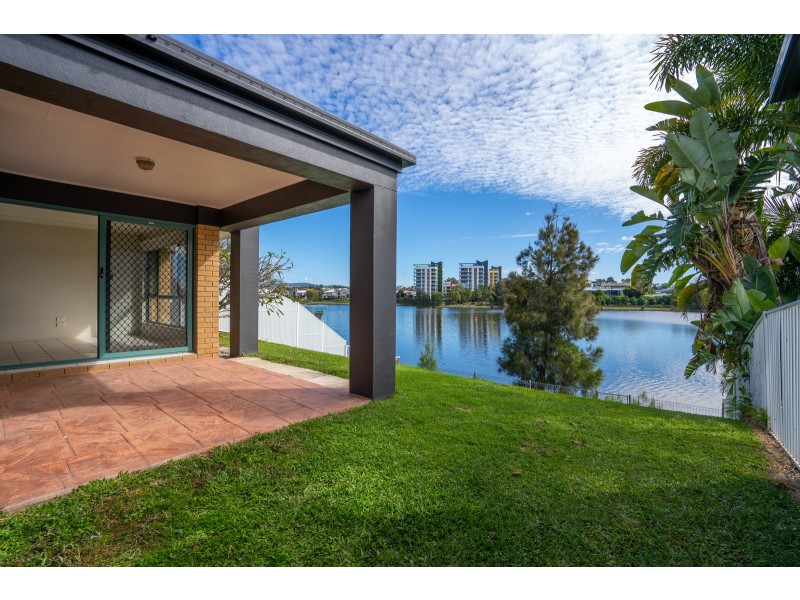 Fourteen Vanderbilt Court, Varsity Lakes QLD 4227