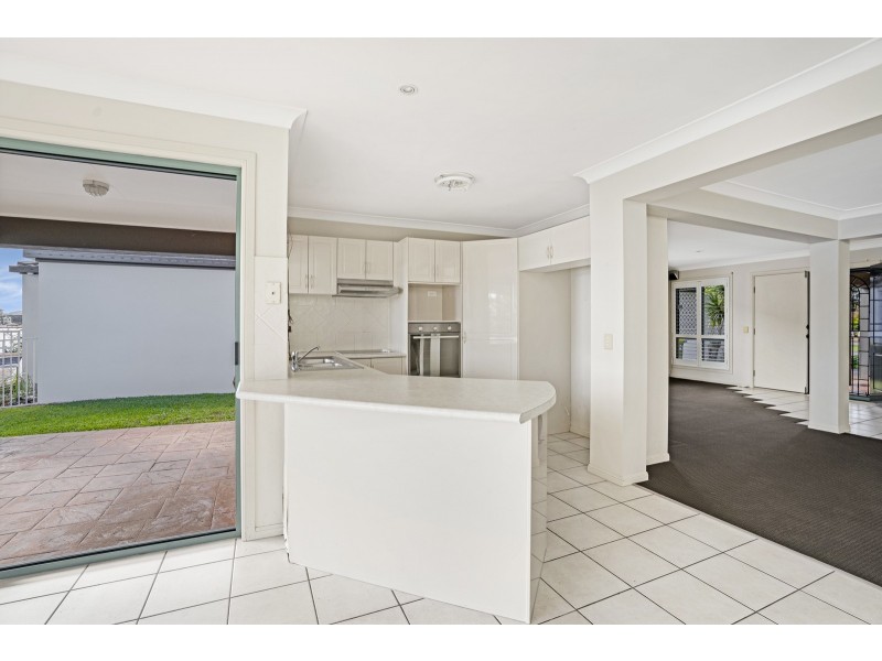 Fourteen Vanderbilt Court, Varsity Lakes QLD 4227