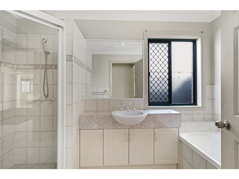 Fourteen Vanderbilt Court, Varsity Lakes QLD 4227