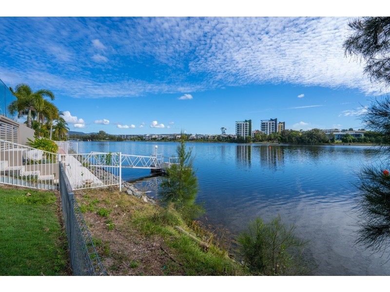 Fourteen Vanderbilt Court, Varsity Lakes QLD 4227
