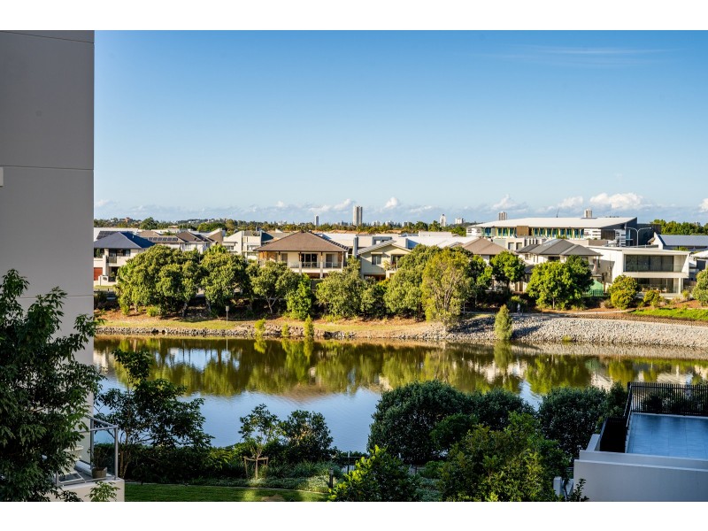 3205/397 Christine Avenue, Varsity Lakes QLD 4227