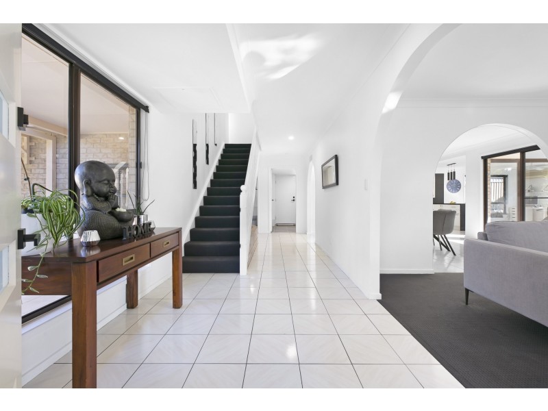 1 Cayman Court, Runaway Bay QLD 4216