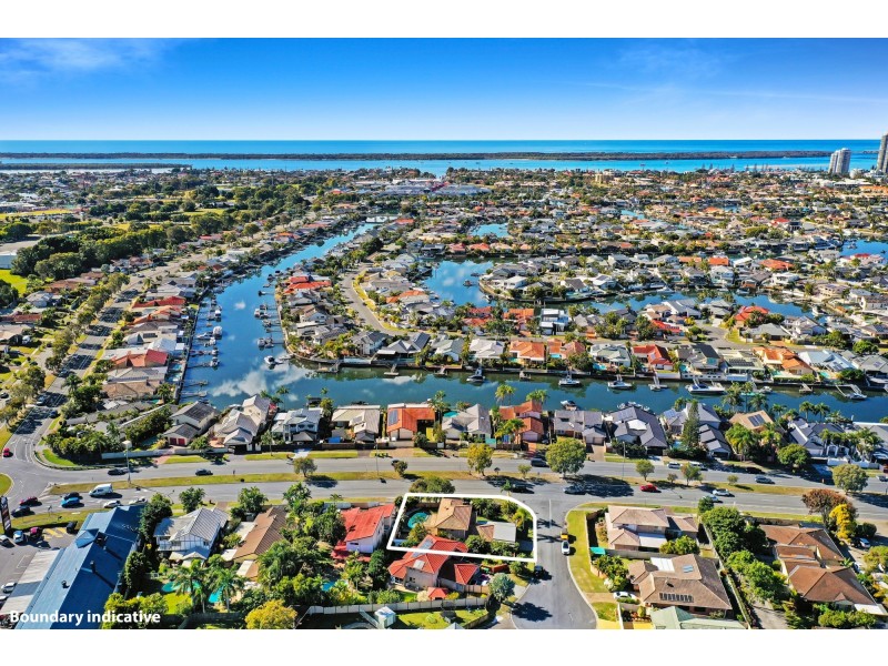 1 Cayman Court, Runaway Bay QLD 4216