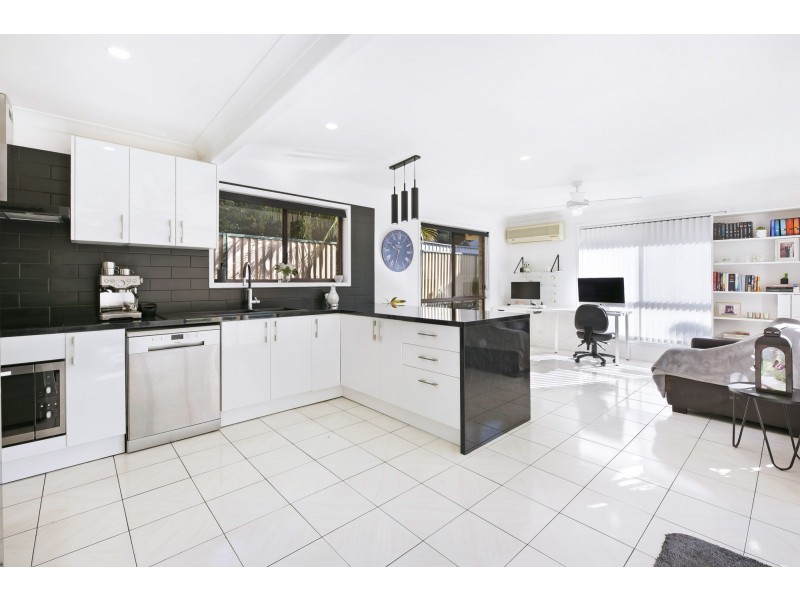 1 Cayman Court, Runaway Bay QLD 4216