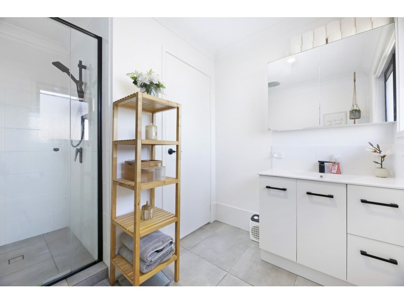 1 Cayman Court, Runaway Bay QLD 4216