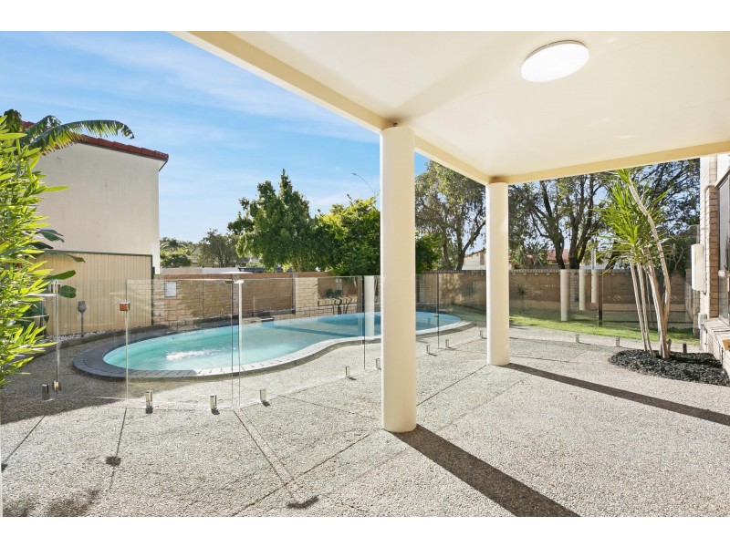 1 Cayman Court, Runaway Bay QLD 4216