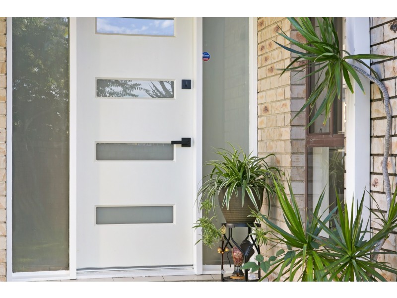 1 Cayman Court, Runaway Bay QLD 4216