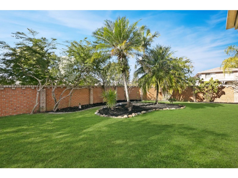 1 Cayman Court, Runaway Bay QLD 4216