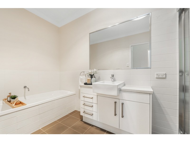 1/62 Bayswater Avenue, Varsity Lakes QLD 4227