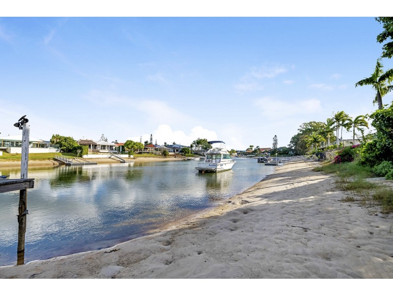 34 Bermuda Street, Broadbeach Waters QLD 4218