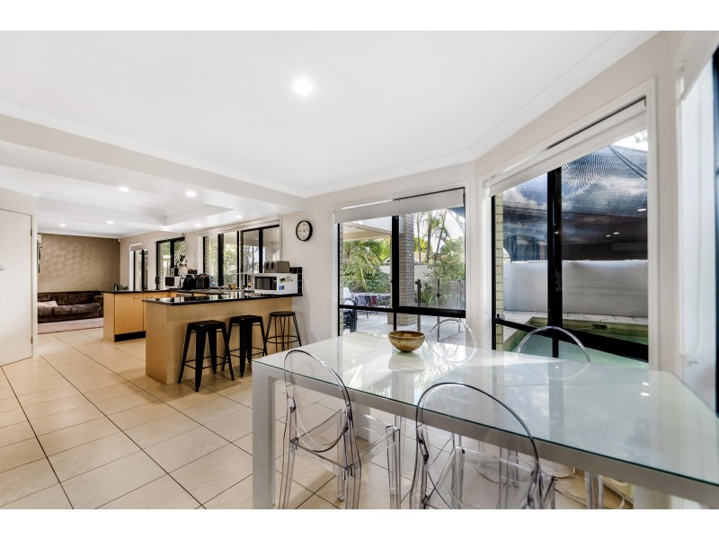 34 Bermuda Street, Broadbeach Waters QLD 4218