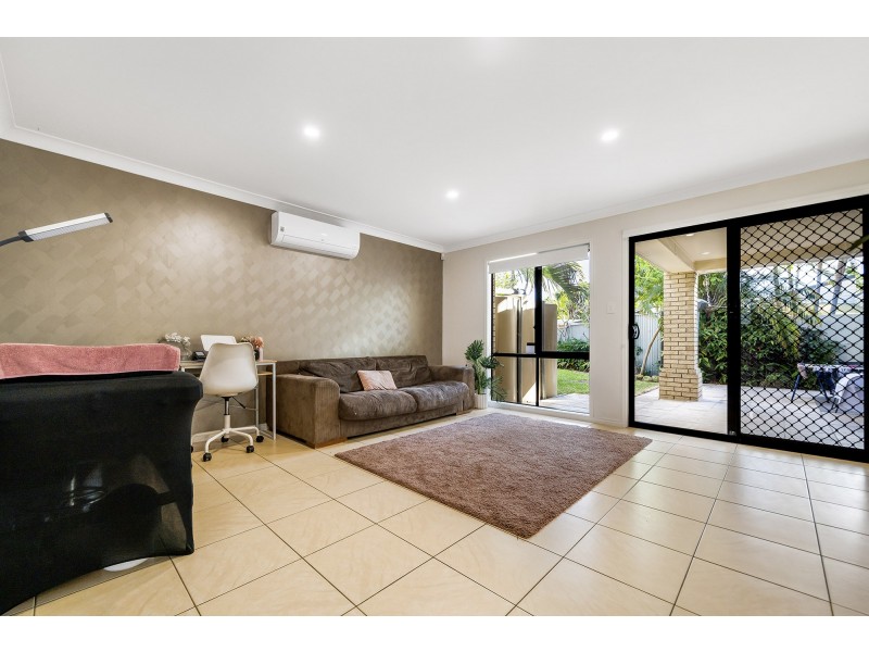34 Bermuda Street, Broadbeach Waters QLD 4218