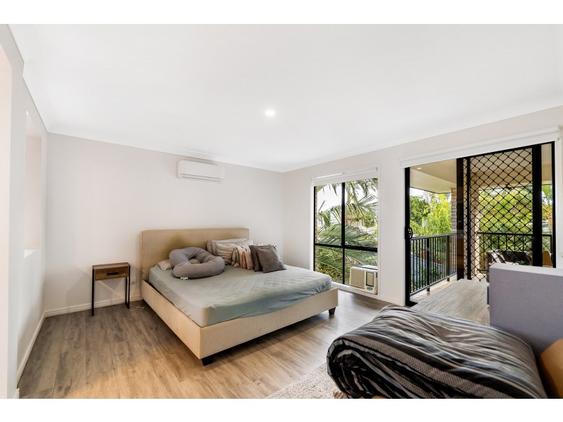 34 Bermuda Street, Broadbeach Waters QLD 4218