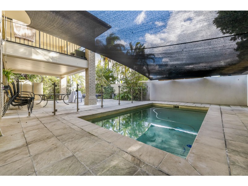 34 Bermuda Street, Broadbeach Waters QLD 4218