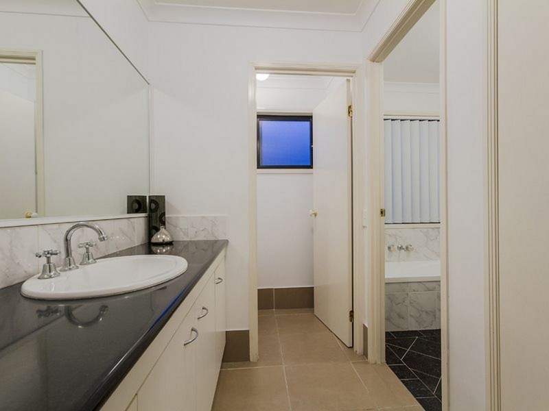 16 Camphor Wood Court, Robina QLD 4226