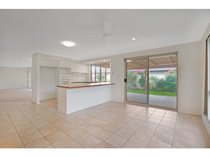 4 Wedgebill Parade, Burleigh Waters QLD 4220