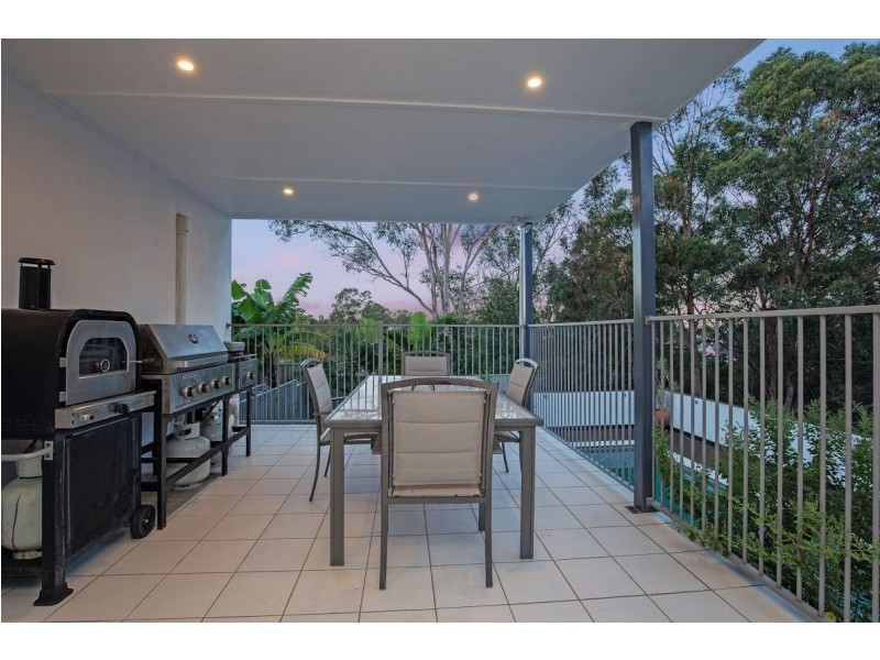 5 Tara Vista Boulevard, Highland Park QLD 4211
