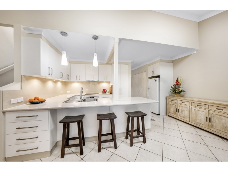 30/4 Itong Place, Currumbin Waters QLD 4223