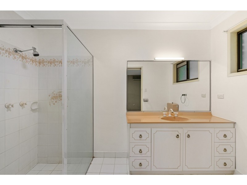 5 Beauty Point Drive, Robina QLD 4226