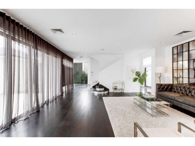 291 Monaco Street, Broadbeach Waters QLD 4218