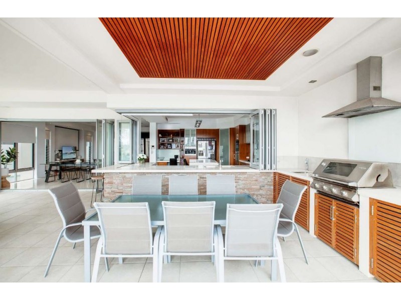 291 Monaco Street, Broadbeach Waters QLD 4218