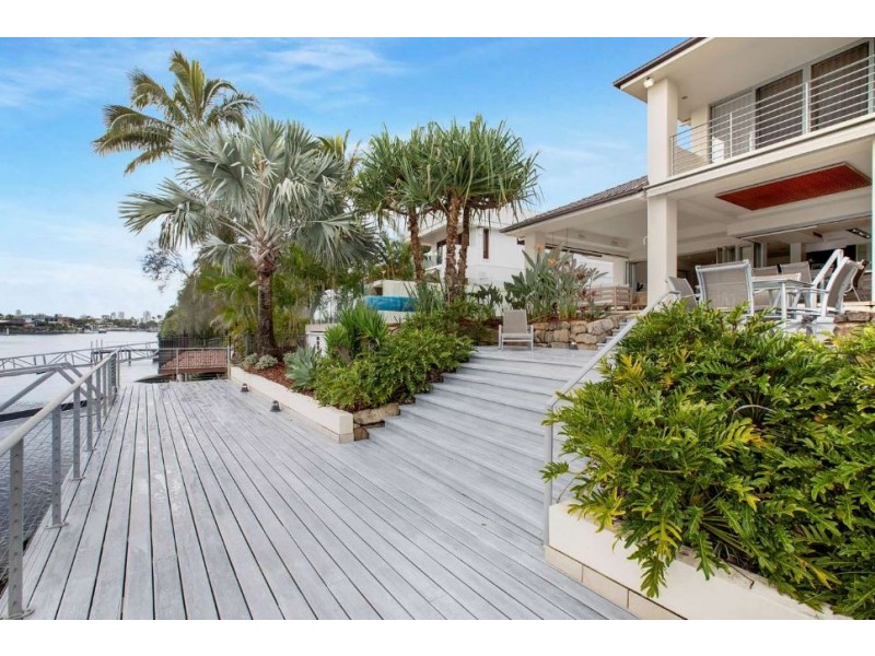 291 Monaco Street, Broadbeach Waters QLD 4218