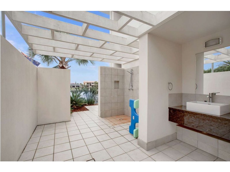 291 Monaco Street, Broadbeach Waters QLD 4218