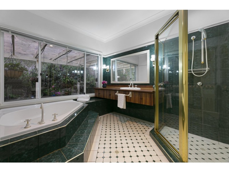 44 Harry Mills Drive, Worongary QLD 4213