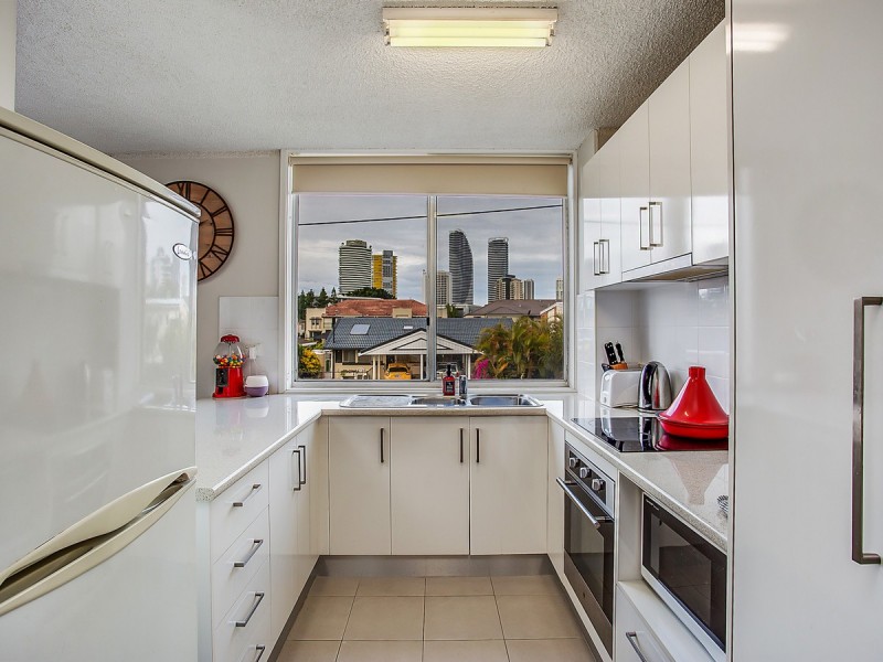 1/7 Havana Key, Broadbeach Waters QLD 4218