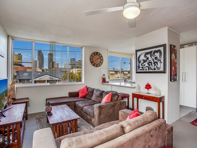 1/7 Havana Key, Broadbeach Waters QLD 4218