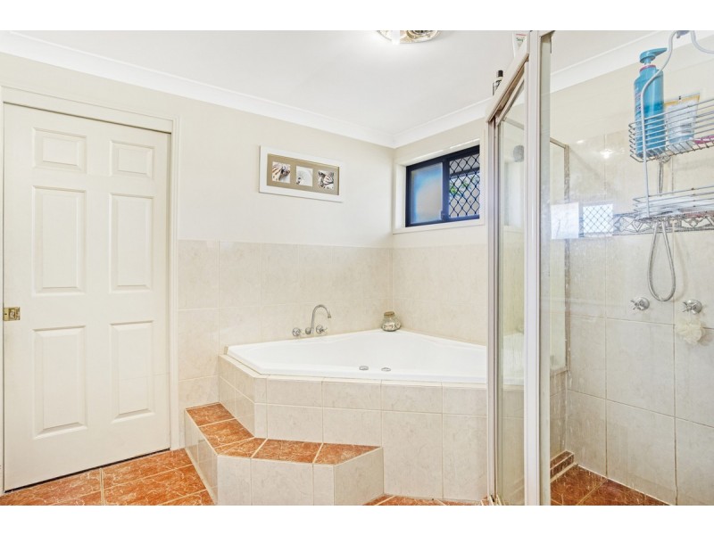 19 Wild Duck Drive, Mermaid Waters QLD 4218