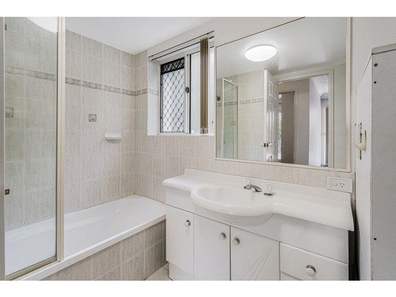 2/22 Montana Road, Mermaid Beach QLD 4218