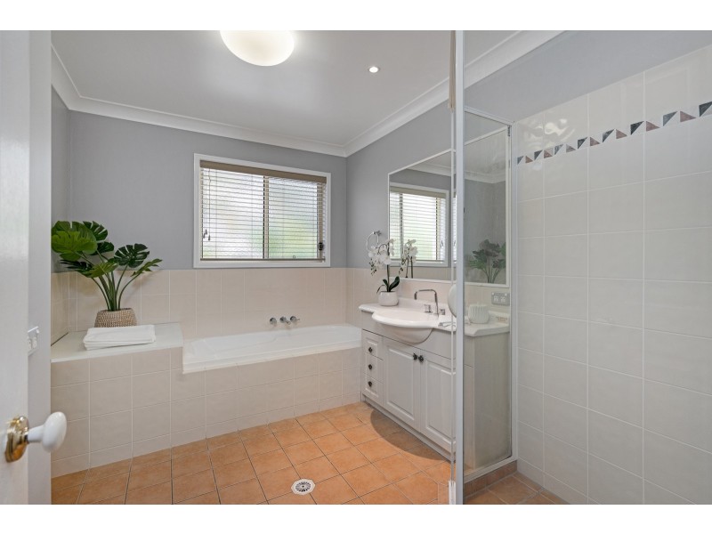 10 Hillridge Crescent, Varsity Lakes QLD 4227