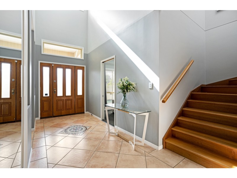 10 Hillridge Crescent, Varsity Lakes QLD 4227