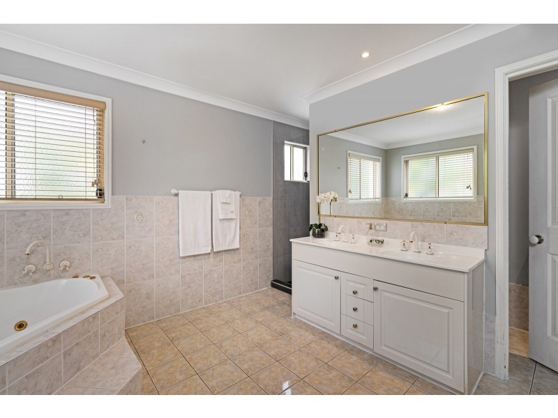 10 Hillridge Crescent, Varsity Lakes QLD 4227