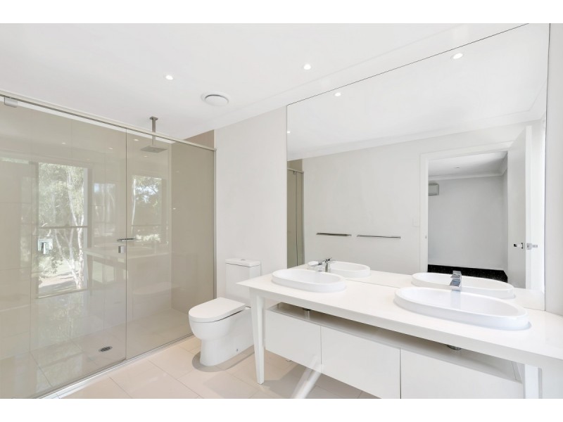 173 North Hill Drive, Robina QLD 4226